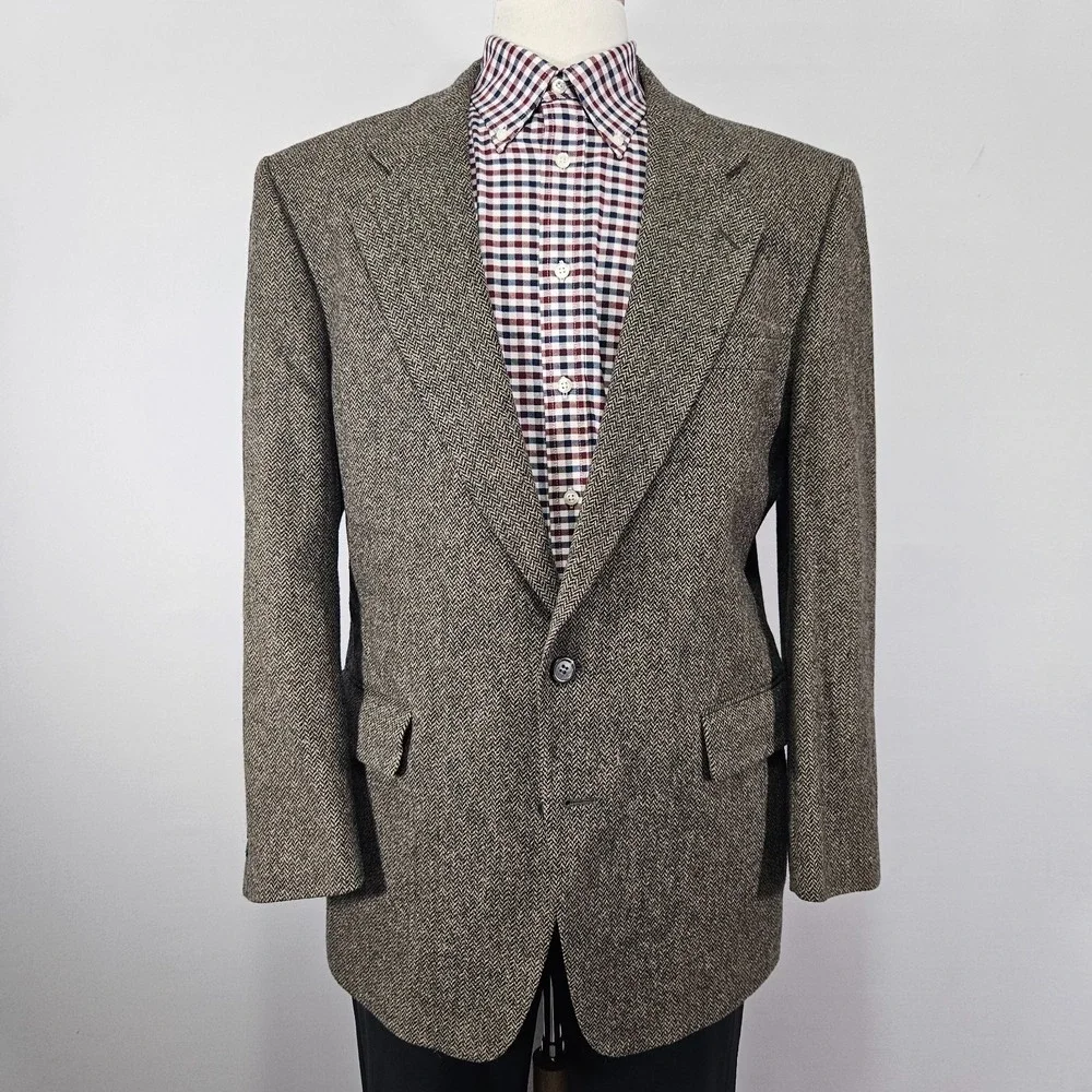 JOS A BANK Men's Tweed Sport Coat Blazer Two Button Brown Herringbone Wool 42R